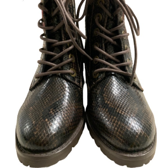 WHITE MOUNTAIN Danvers Faux Reptile Snakeskin Boots Sz 6 NWOT - Picture 3 of 11